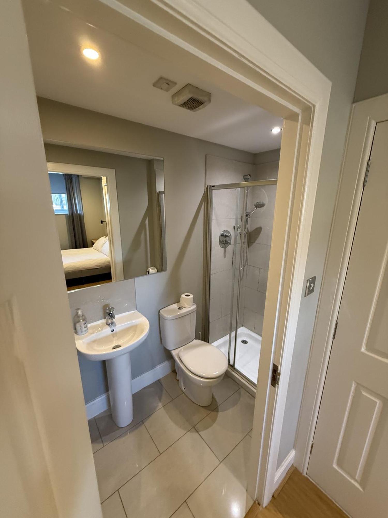 Union Terrace Garden View Apartment Абърдийн Екстериор снимка